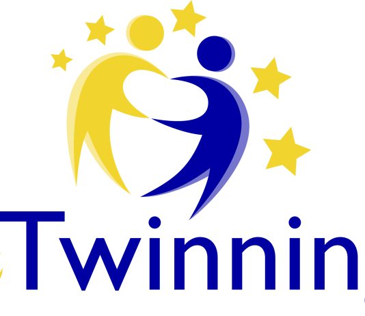 Проект со наслов Hands touching nature